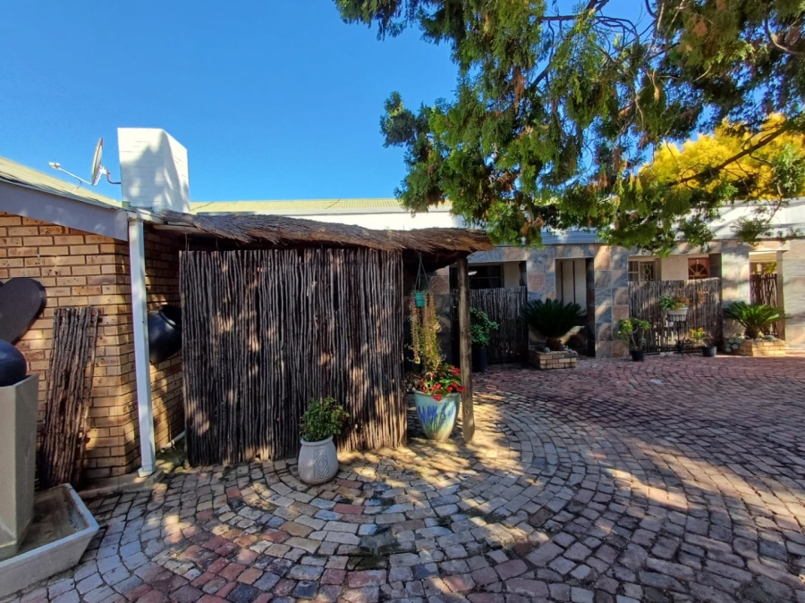  Bedroom Property for Sale in Wilkoppies North West